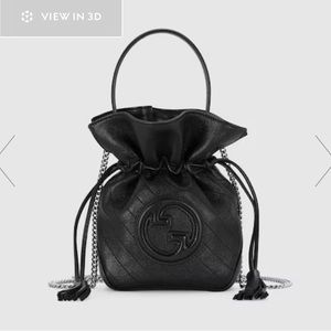 Gucci blonde bucket bag